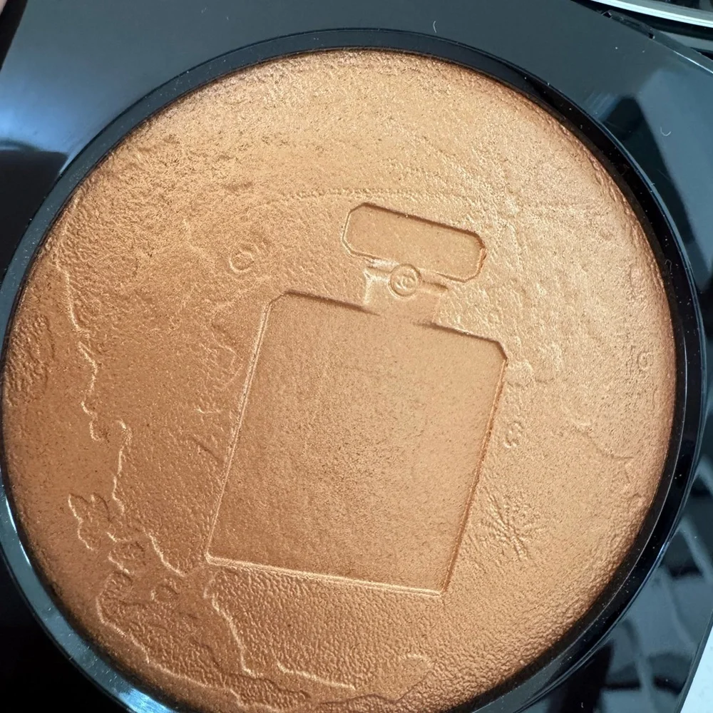 CHANEL ECLAT LUNAIRE MAXI POUDRE ILLUMINATRICE OVERSIZE ILLUMINATION FACE POWDER